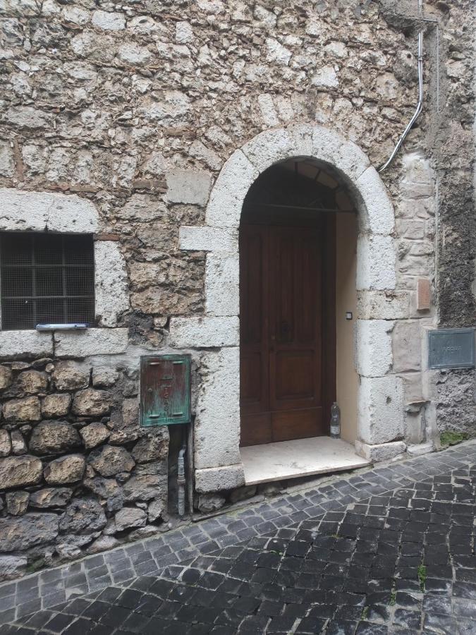 Casa Porta San Francesco Bed and Breakfast Alatri Exteriör bild